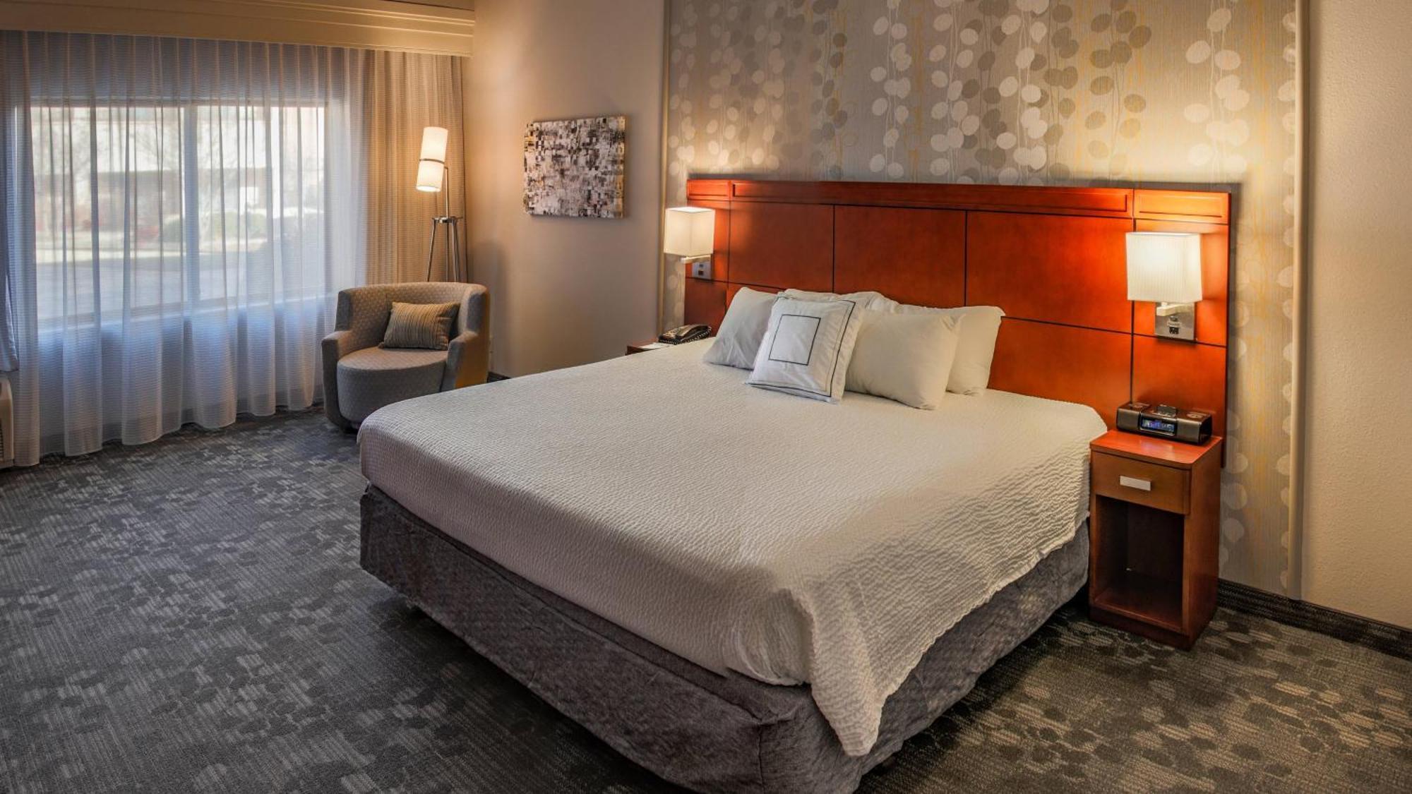 Courtyard By Marriott Norman Hotell Exteriör bild