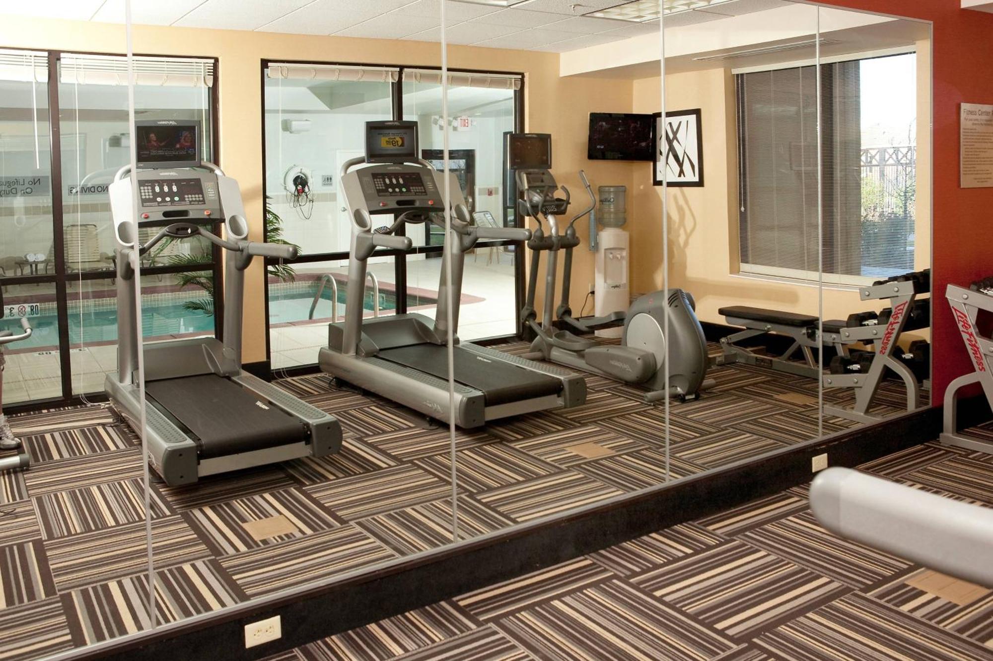 Courtyard By Marriott Norman Hotell Exteriör bild
