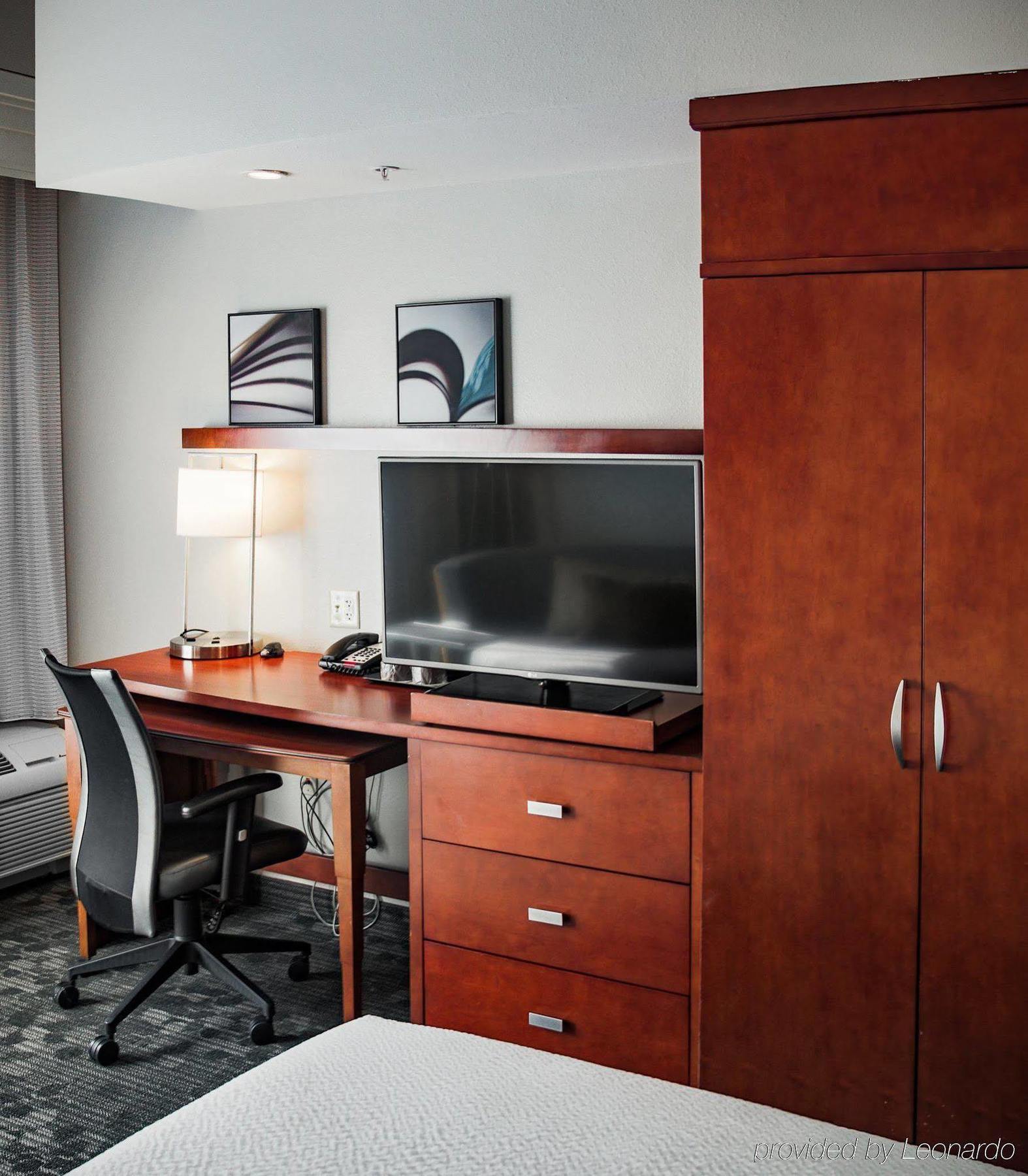 Courtyard By Marriott Norman Hotell Exteriör bild