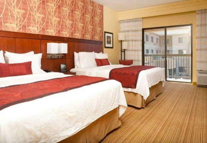 Courtyard By Marriott Norman Hotell Exteriör bild