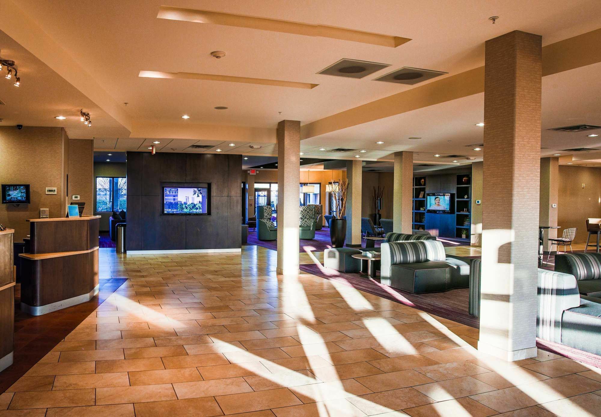 Courtyard By Marriott Norman Hotell Exteriör bild