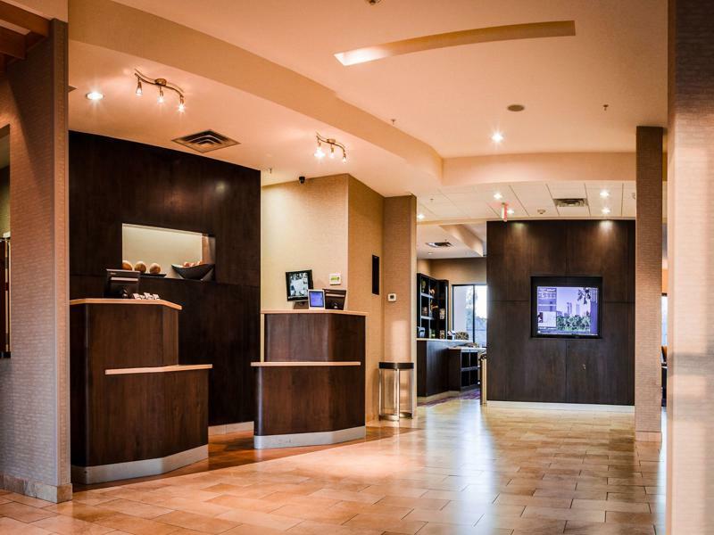 Courtyard By Marriott Norman Hotell Exteriör bild